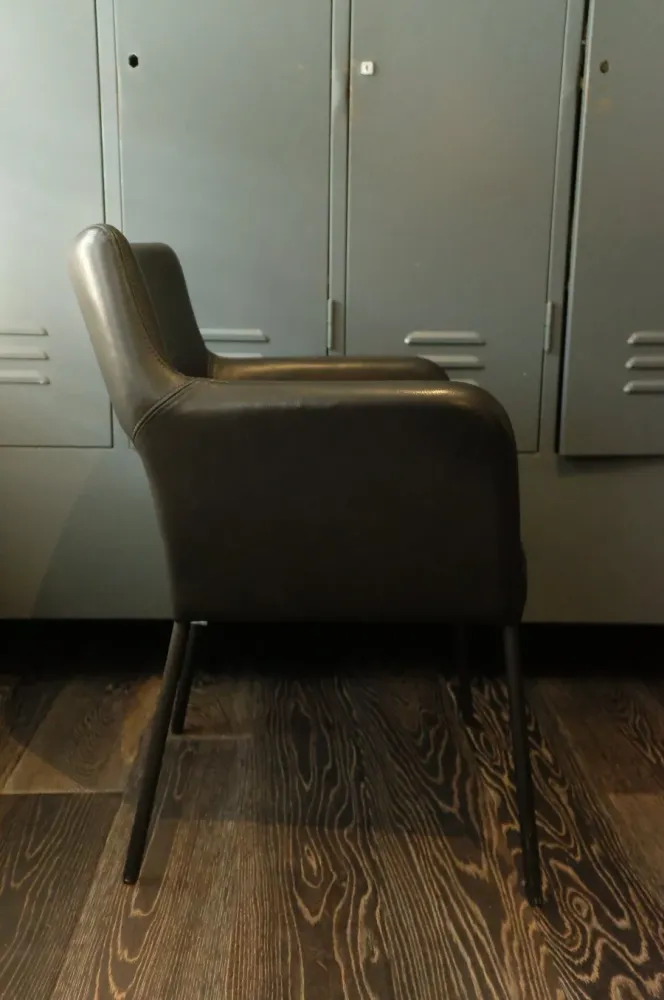 Kavel 84 stoel Dora