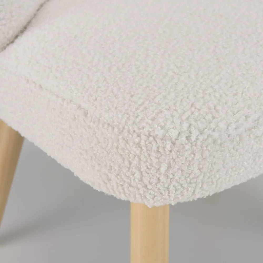 Fauteuil Agathe houten poten Macabane