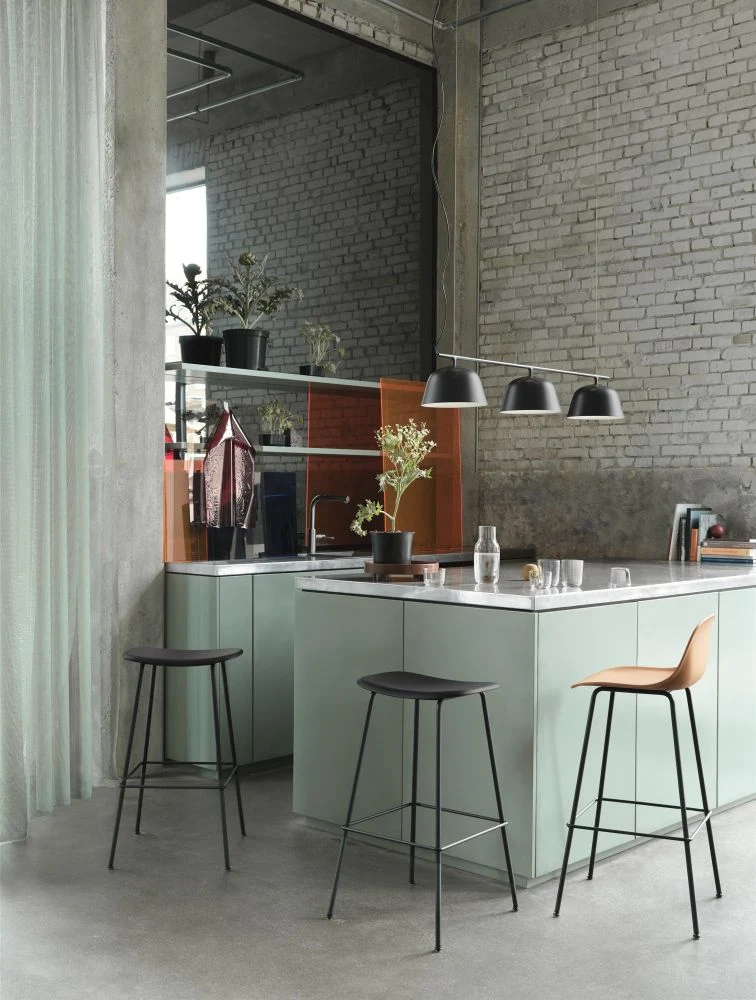 Muuto Fiber barkruk H75 Wit poot staal