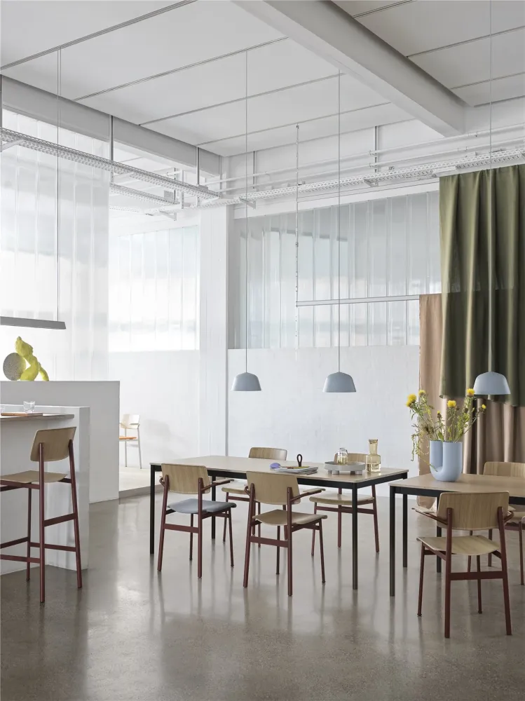Muuto Loft eetkamerstoel met armleuning Dusty Green