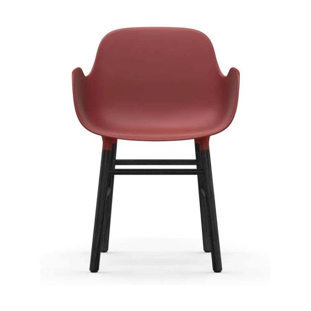 Normann Copenhagen Form armstoel Red vierpoot zwart eikenhout