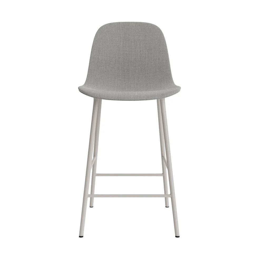 Normann Copenhagen Form barkruk H65 hoge rug gestoffeerd Remix 133 vierpoot staal