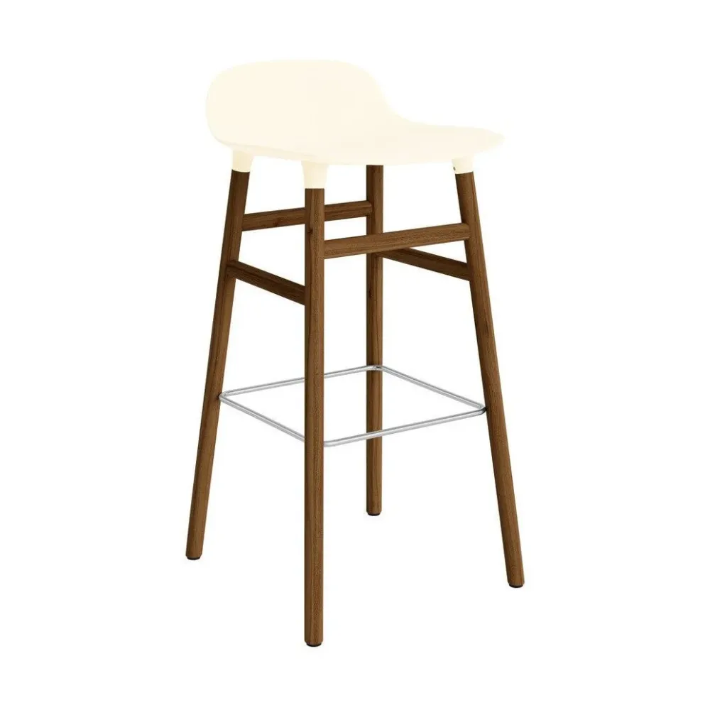 Normann Copenhagen Form barkruk H75 Cream vierpoot walnoothout