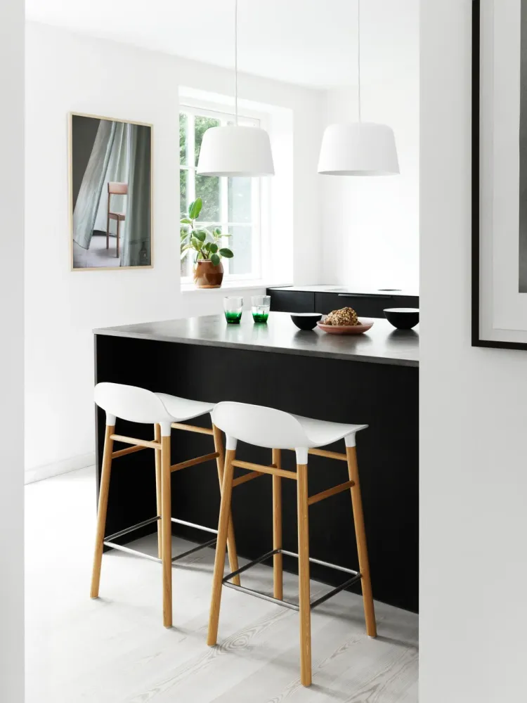 Normann Copenhagen Form barkruk H75 eiken Brown vierpoot eikenhout