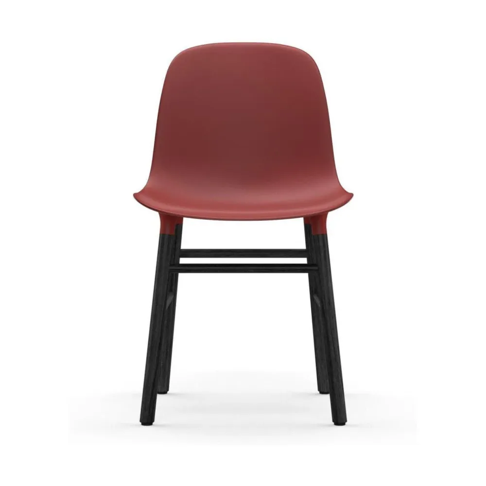 Normann Copenhagen Form eetkamerstoel Red vierpoot zwart eikenhout