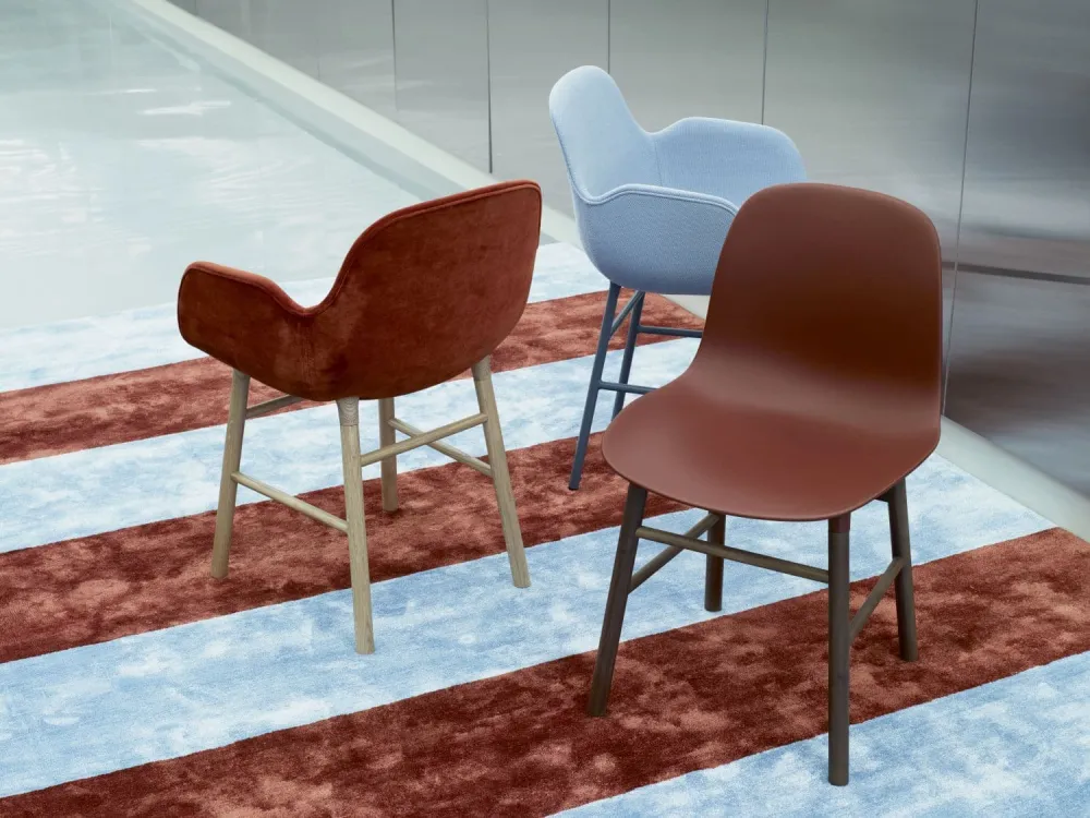 Normann Copenhagen Form eetkamerstoel Red vierpoot zwart eikenhout