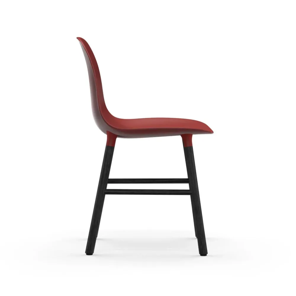 Normann Copenhagen Form eetkamerstoel Red vierpoot zwart eikenhout