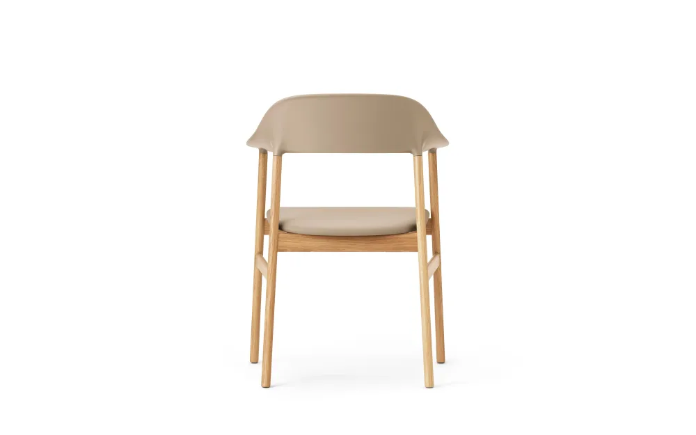 Normann Copenhagen Herit armstoel Sand leder Spectrum Marble eiken