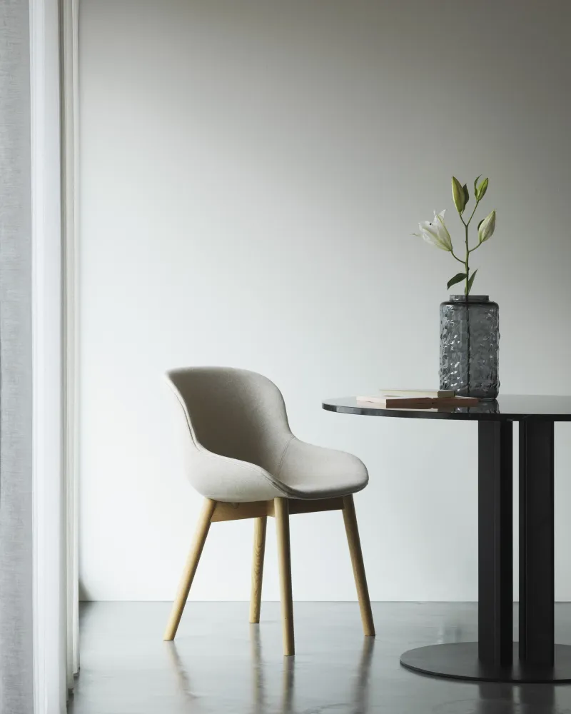 Normann Copenhagen Hyg eetkamerstoel Grey zwart eiken