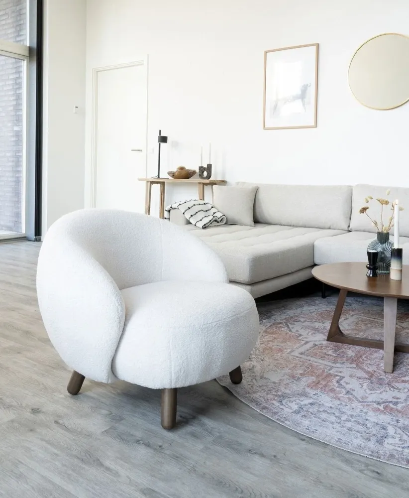 Rebellenclub Fauteuil Bilby - Wit Met Walnoot Poten