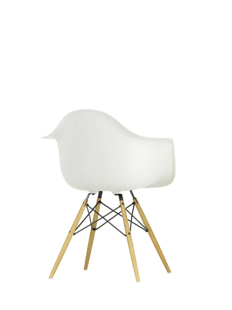 Vitra Eames DAW eetkamerstoel met arm White esdoorn