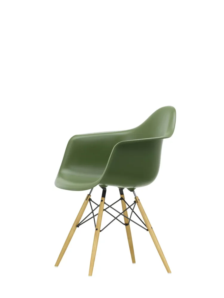 Vitra Eames DAW eetkamerstoel met arm Forest esdoorn