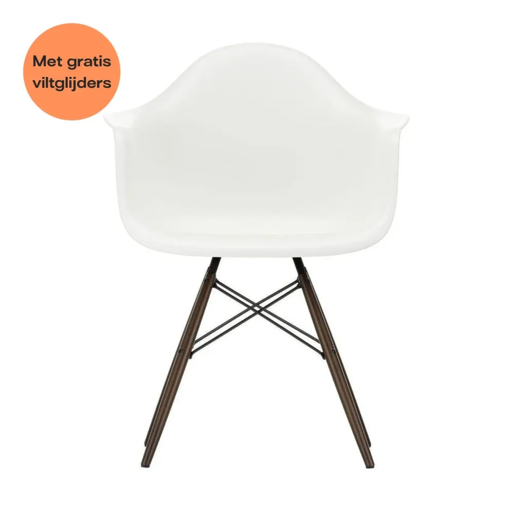 Vitra Eames DAW eetkamerstoel met arm White donker esdoorn