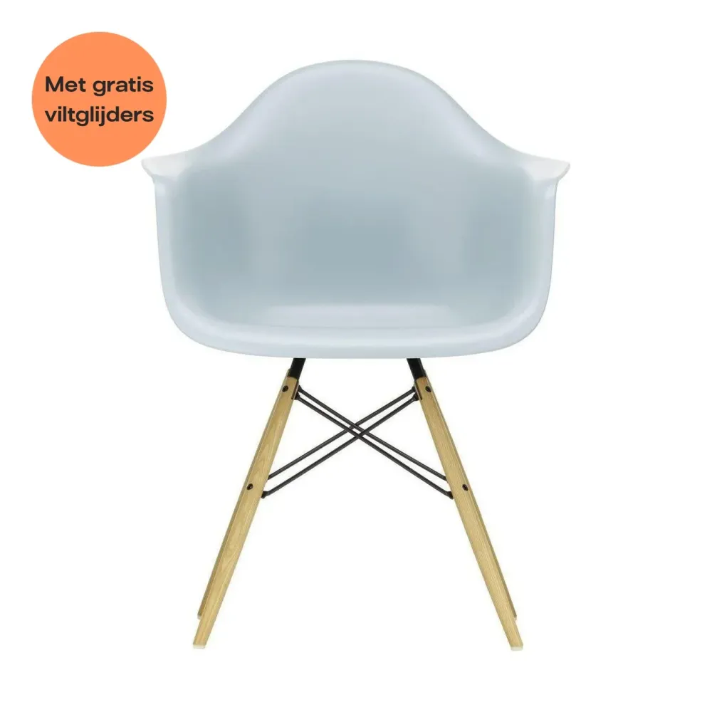 Vitra Eames DAW eetkamerstoel met arm Ice Grey essen