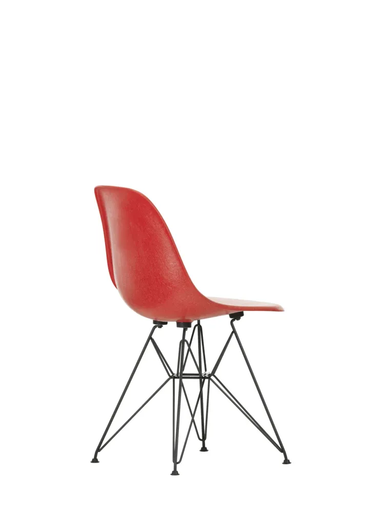 Vitra Eames DSR Fiberglass eetkamerstoel Classic Red zwart gepoedercoat
