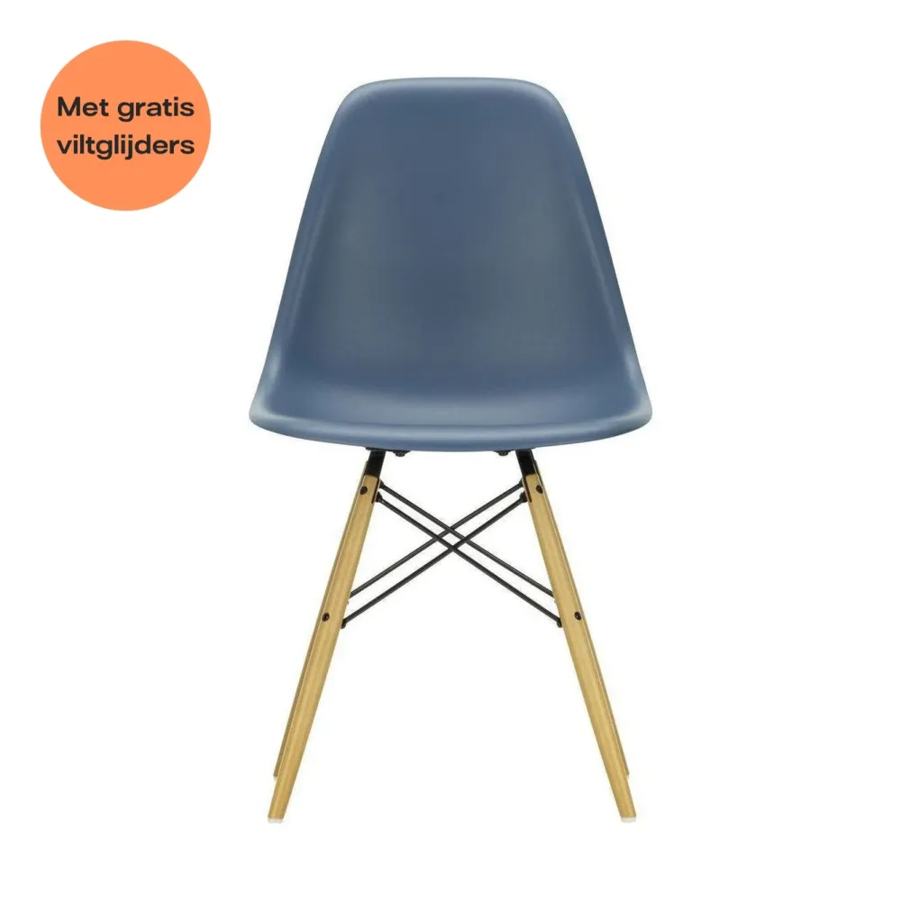 Vitra Eames DSW eetkamerstoel Sea Blue esdoorn