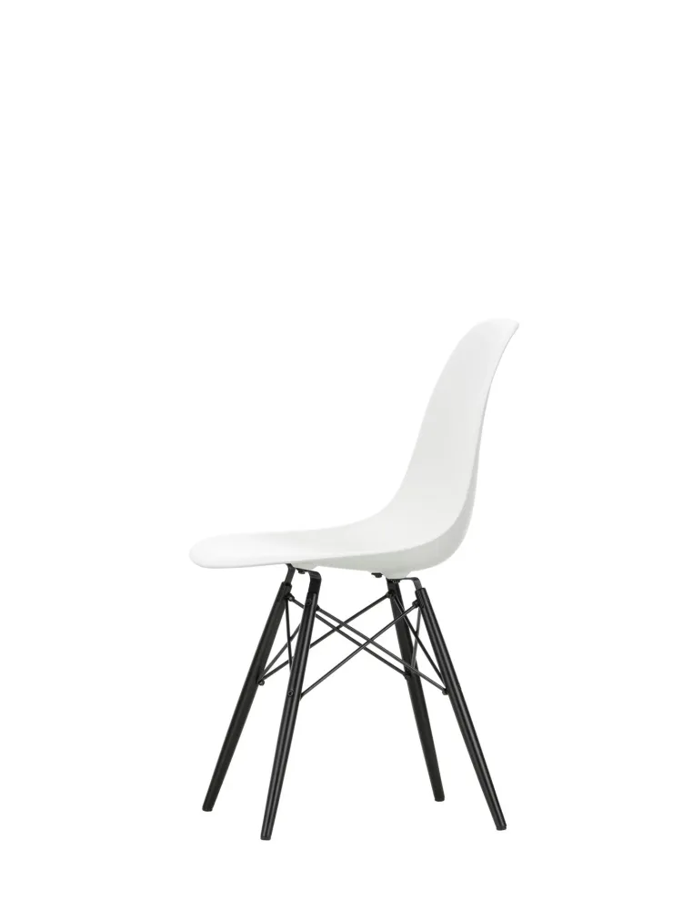 Vitra Eames DSW eetkamerstoel White zwart esdoorn