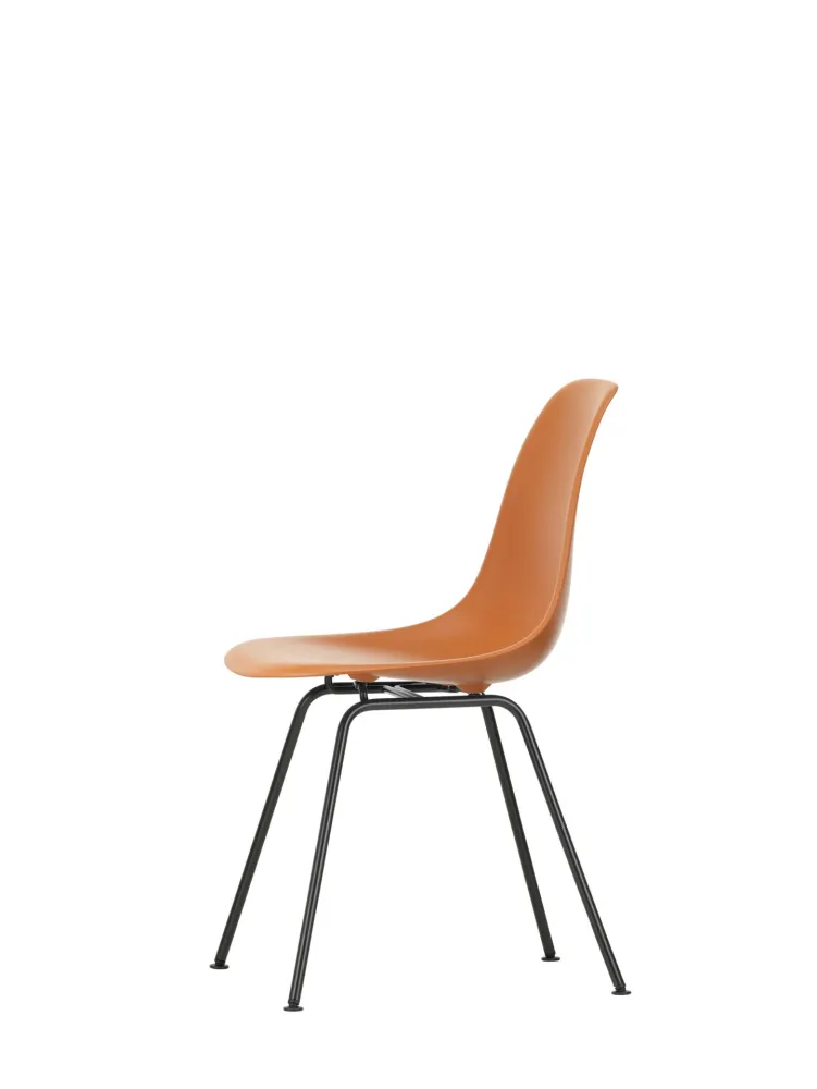 Vitra Eames DSX eetkamerstoel Rusty Orange zwart gepoedercoat