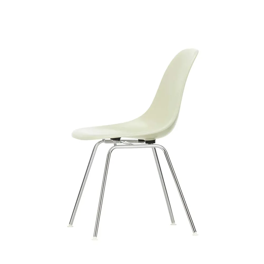 Vitra Eames DSX Fiberglass eetkamerstoel Parchment verchroomd