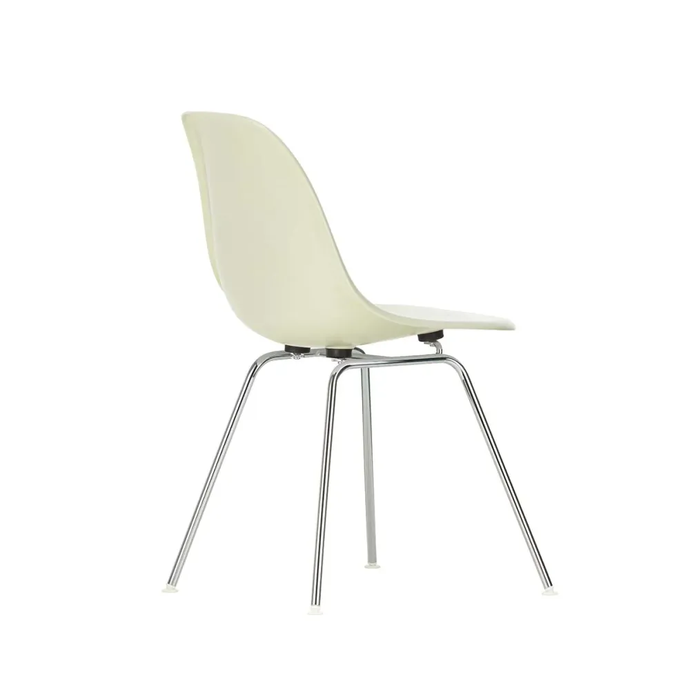 Vitra Eames DSX Fiberglass eetkamerstoel Parchment verchroomd