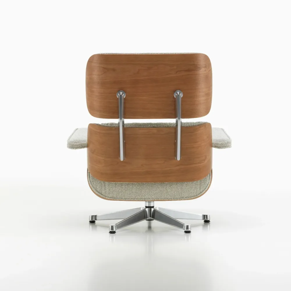 Vitra Eames Loungechair Nubia Creme/Sand kersenhout naturel